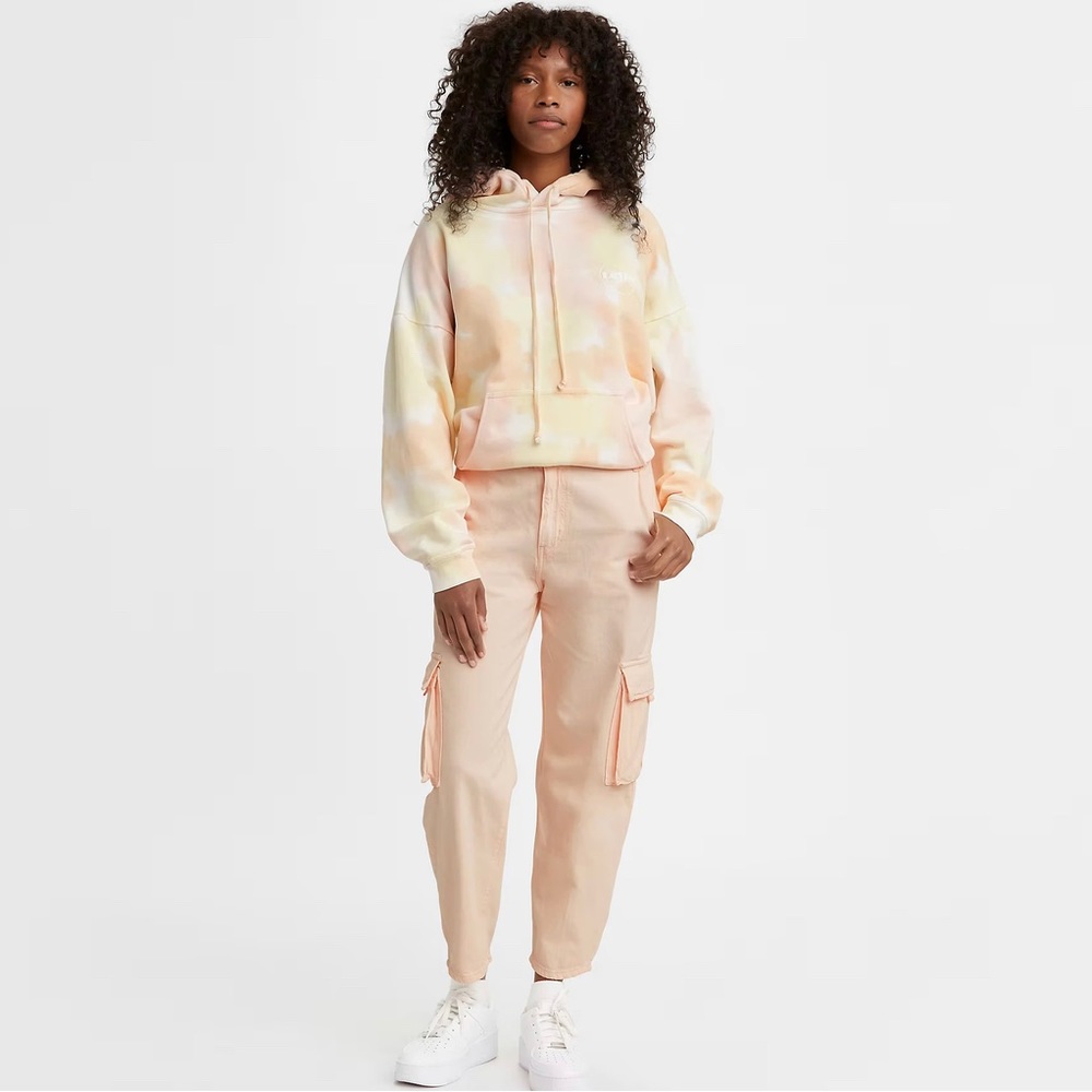 Levi’s Baggy Cargo Pants in Size 29, NWT